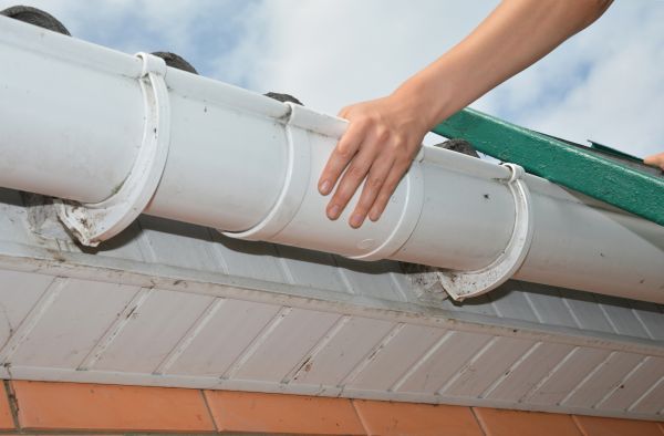 Gutter Reattachment in Bountiful